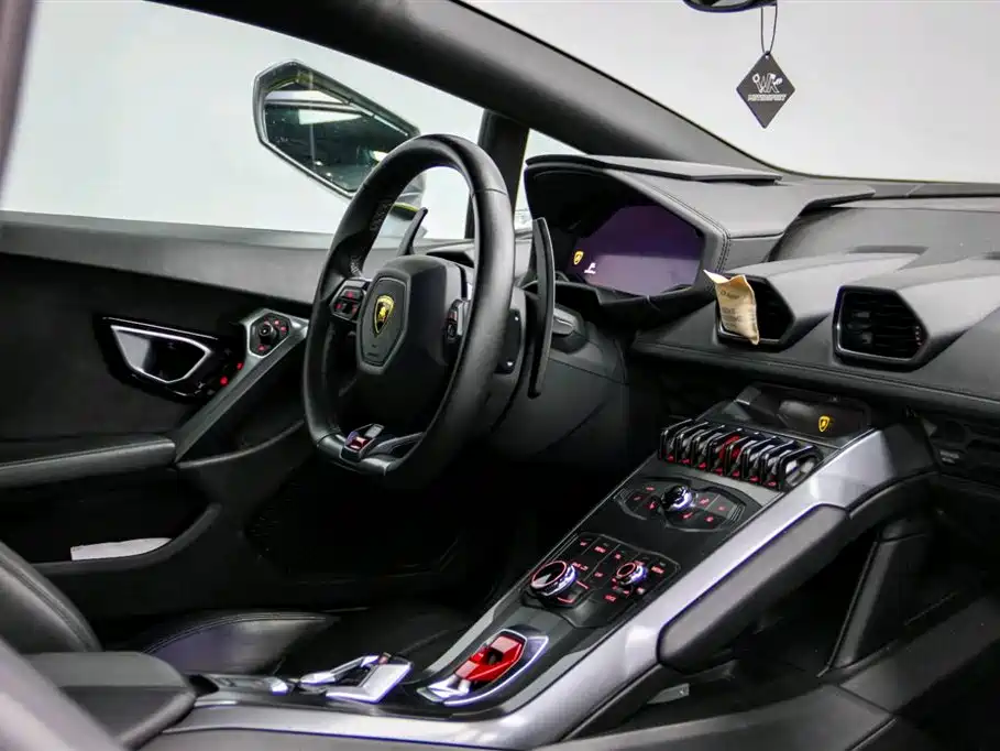 Lamborghini Huracán 2016 Huracán RWD Coupe фото 7