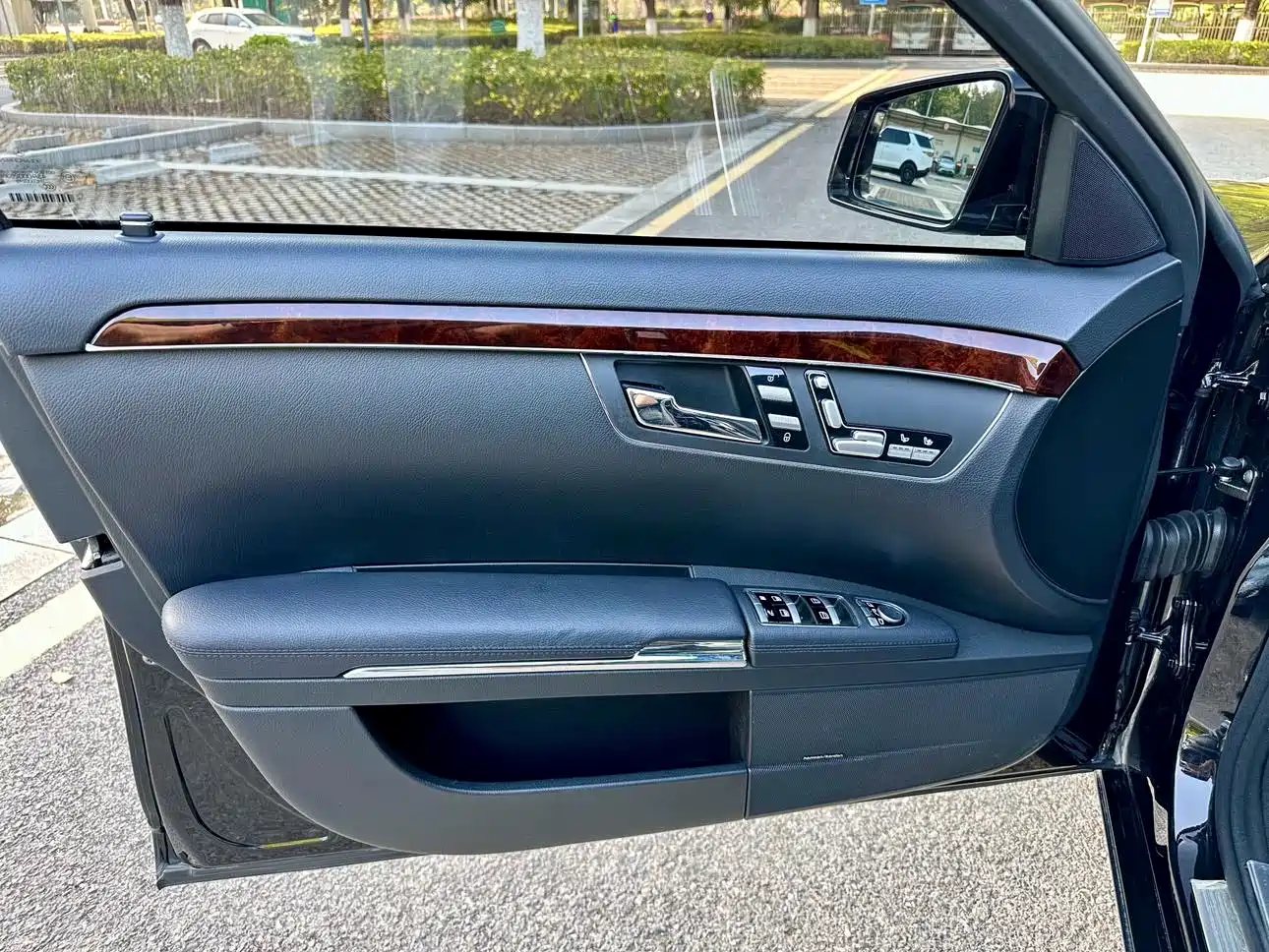 Mercedes-Benz S-Class 2012 S 300 L Luxury Grand Edition фото 6