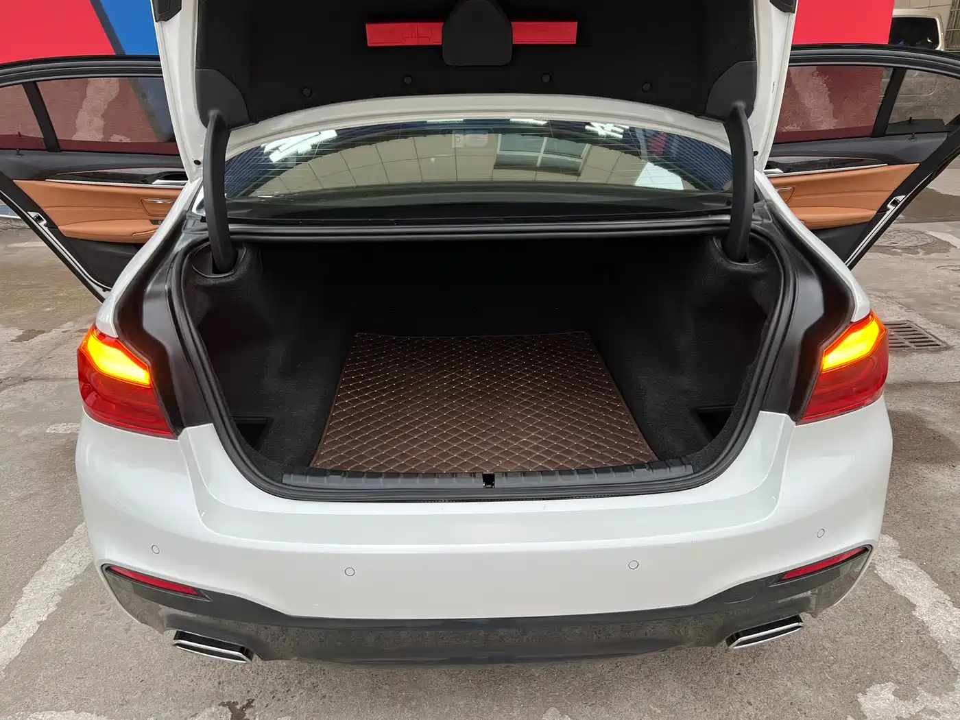 BMW 5 Series 2020 530Li Leading M Sport Package фото 24