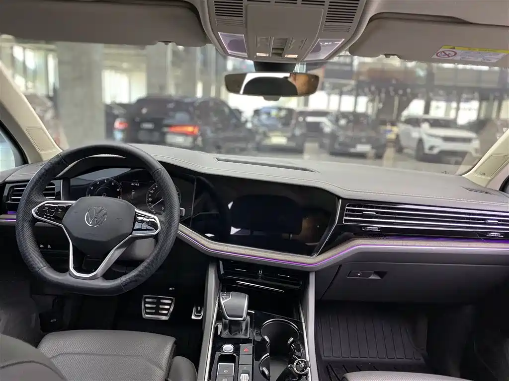 Volkswagen Touareg 2022 2.0TSI Rui Shang Edition фото 6