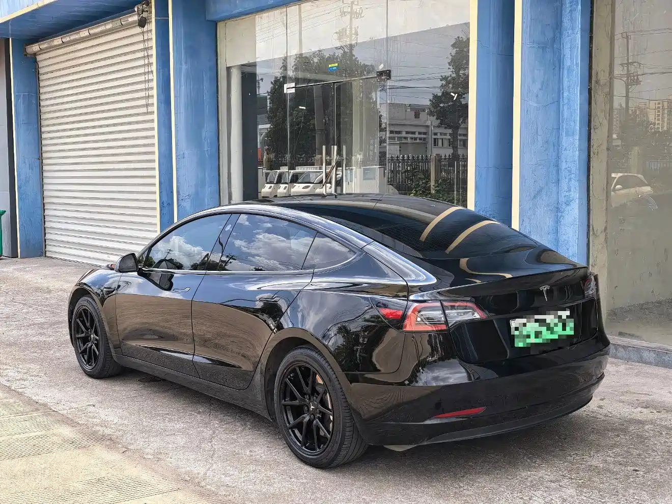Фото 6 - Tesla Model 3