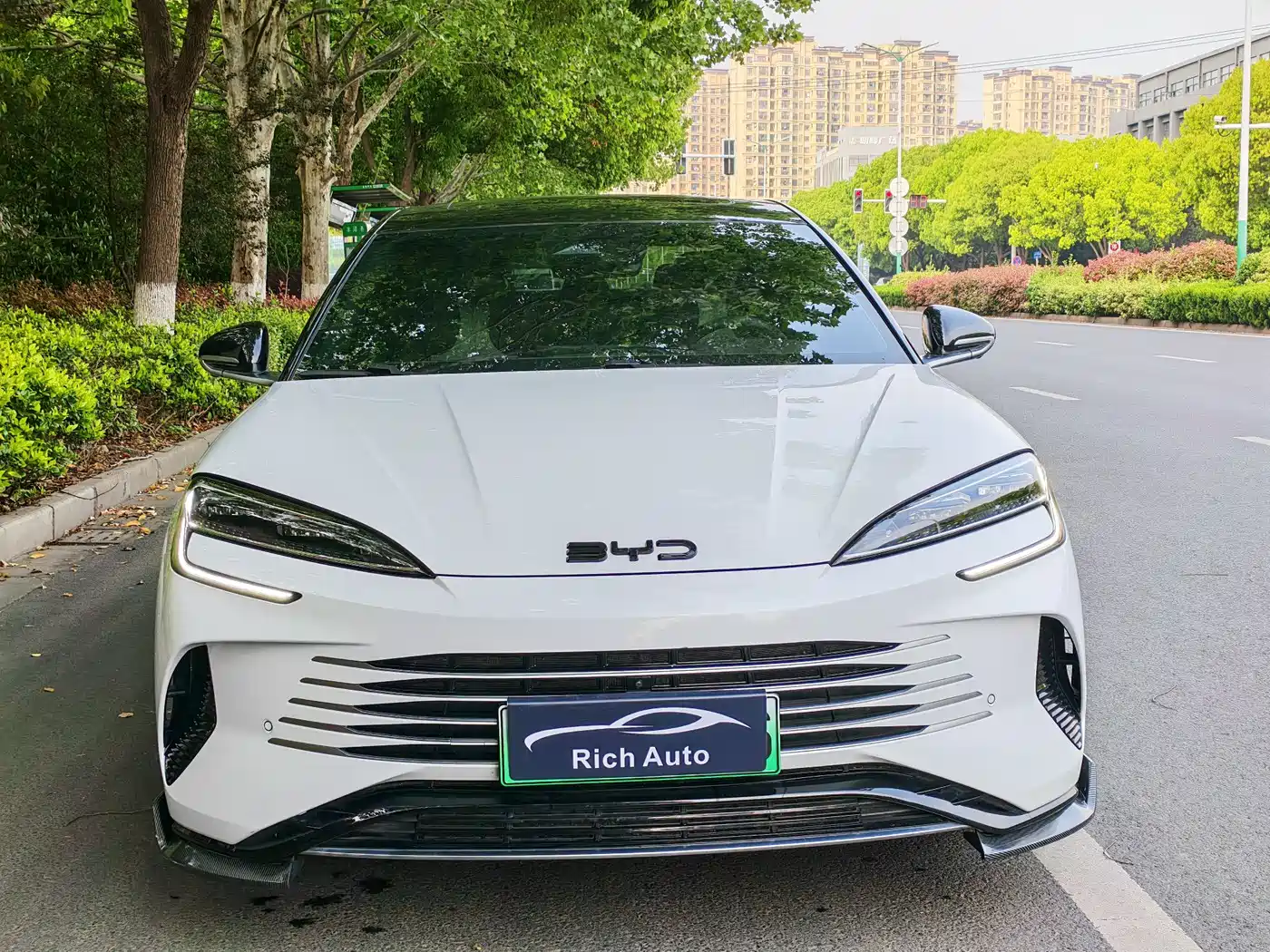 BYD Seal 2024 Glory Edition DM-i 1.5L 121km Prestige фото 2