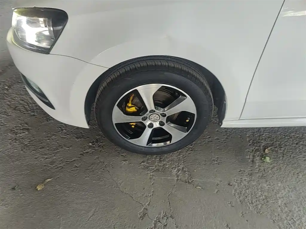 Volkswagen Polo 2016 1.4L Manual Trend фото 23