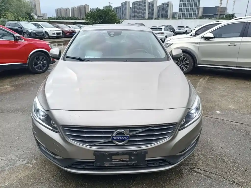 صورة 3 - Volvo S60