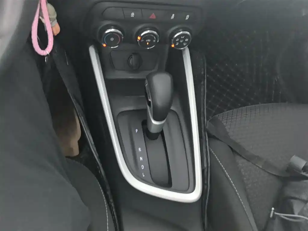Chevrolet Cavalier 2020 325T Automatic Joy Edition фото 13