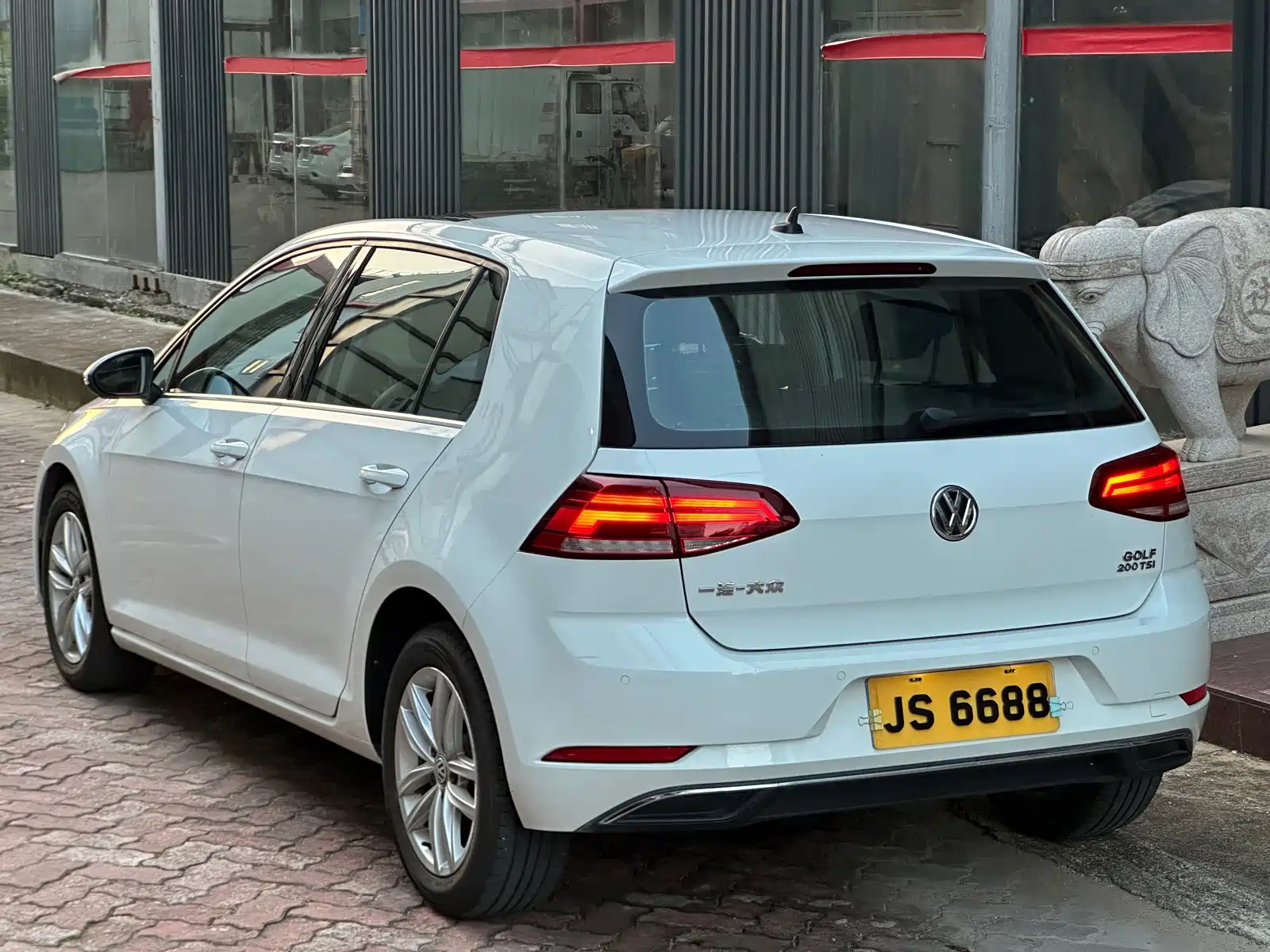 Фото 9 - Volkswagen Golf
