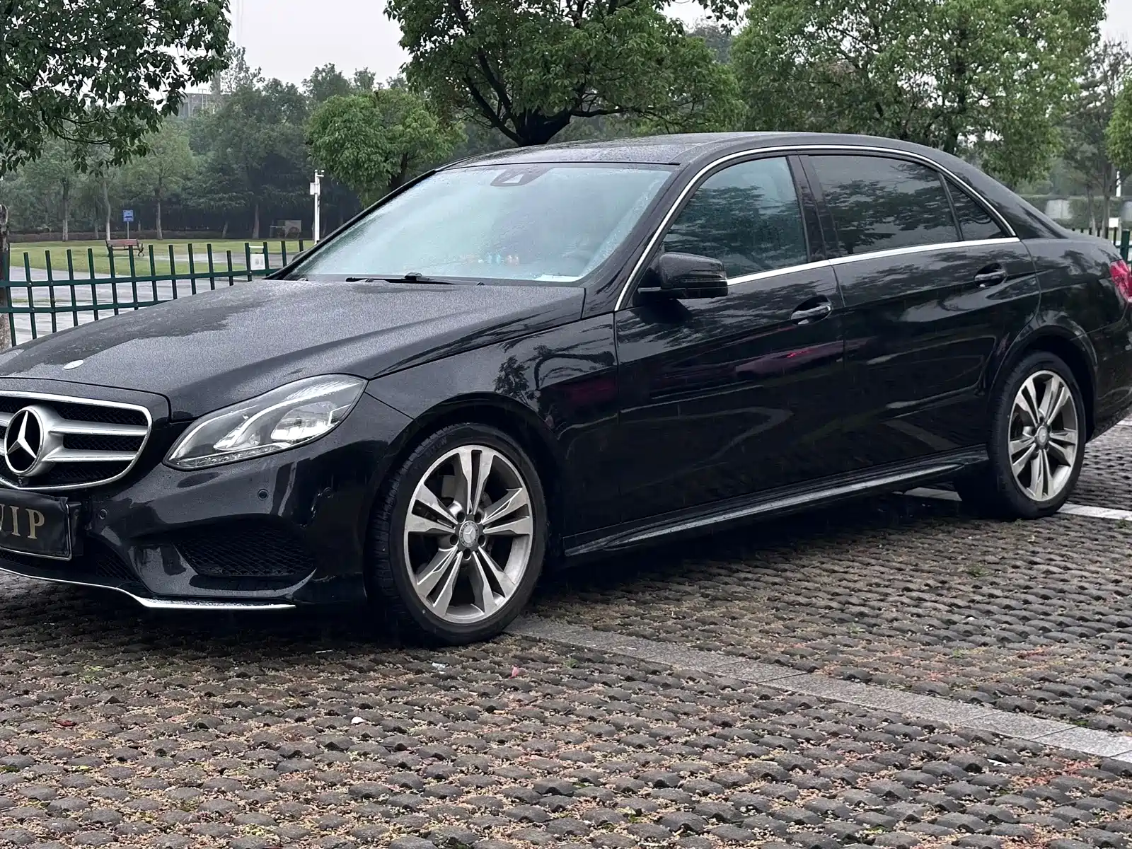 Фото 2 - Mercedes-Benz E-Class