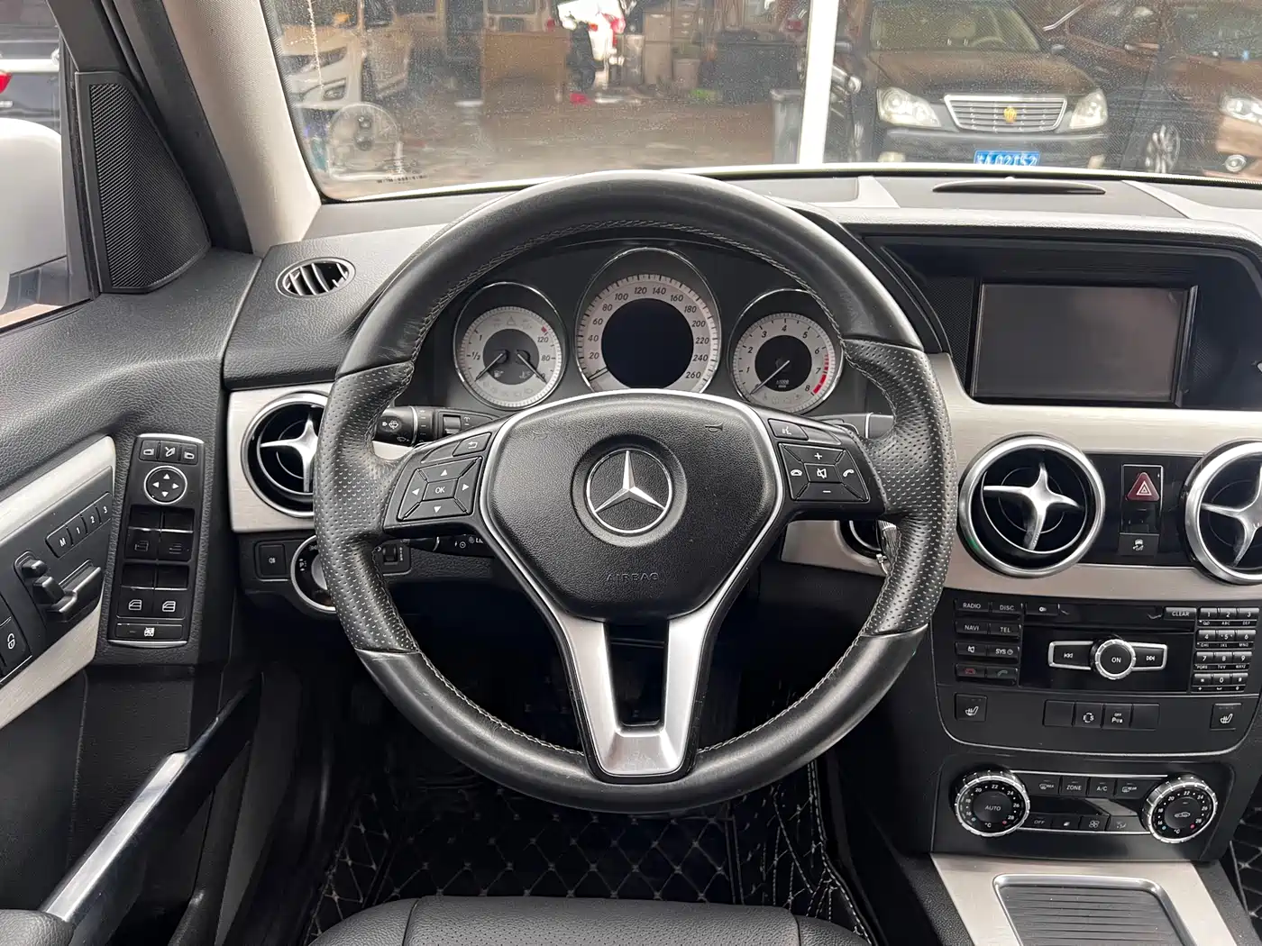 Mercedes-Benz GLK-Class 2013 GLK 300 4MATIC Luxury фото 12