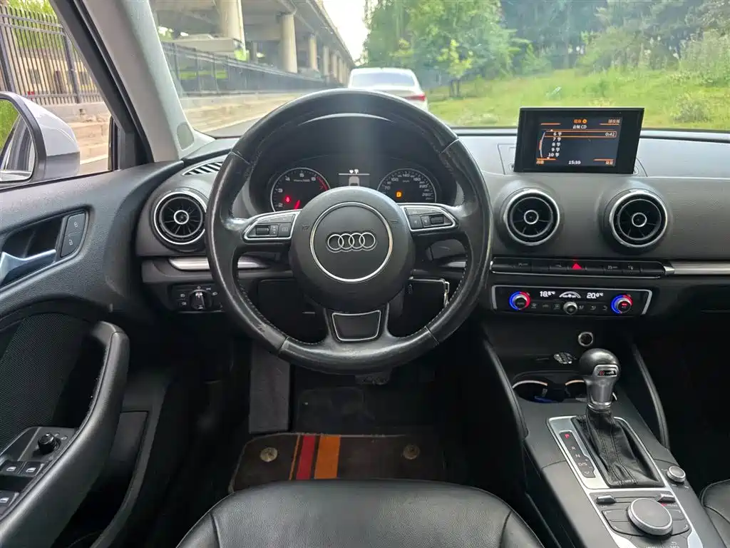 Audi A3 2014 Sportback 35 TFSI Automatic Comfort фото 13