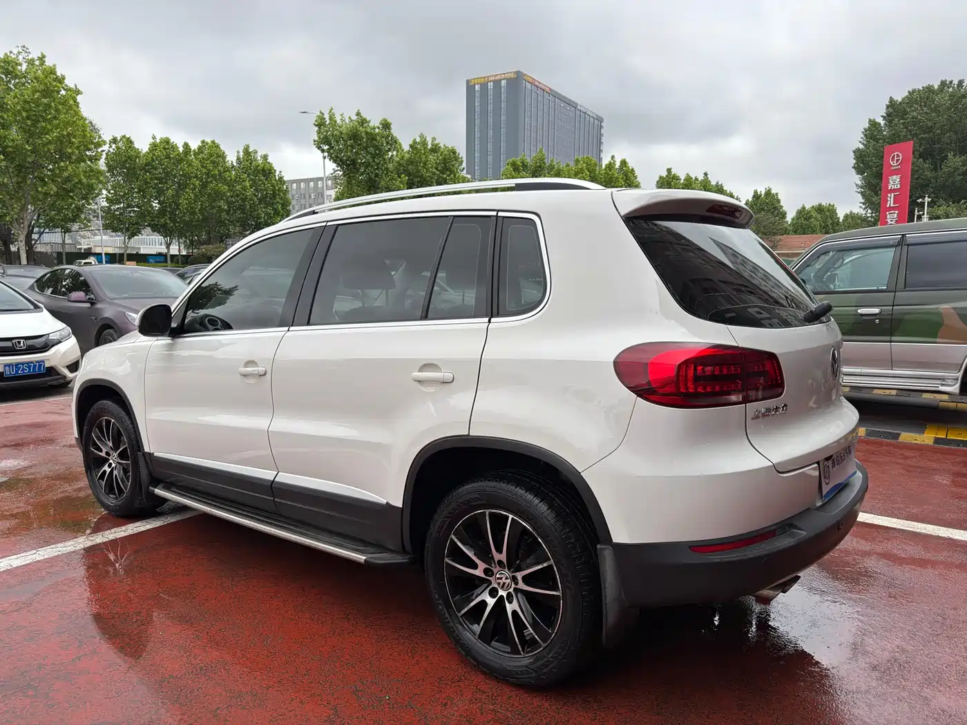 Volkswagen Tiguan 2015 1.8TSI Automatic 2WD Highline фото 4