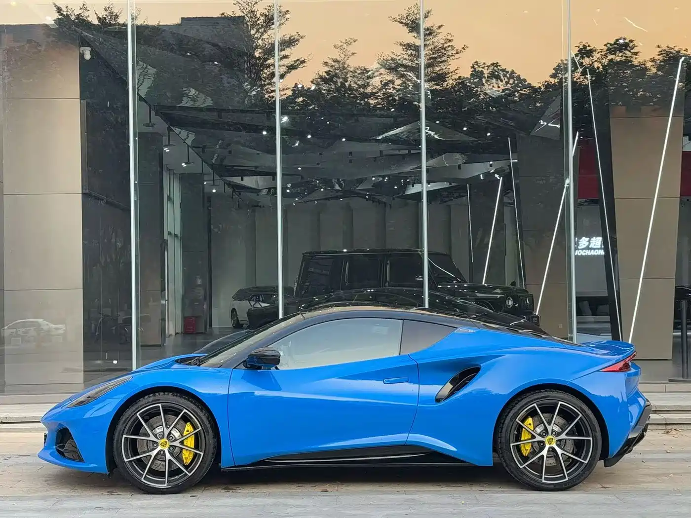 Lotus EMIRA 2023 2021 2.0T DCT First Edition