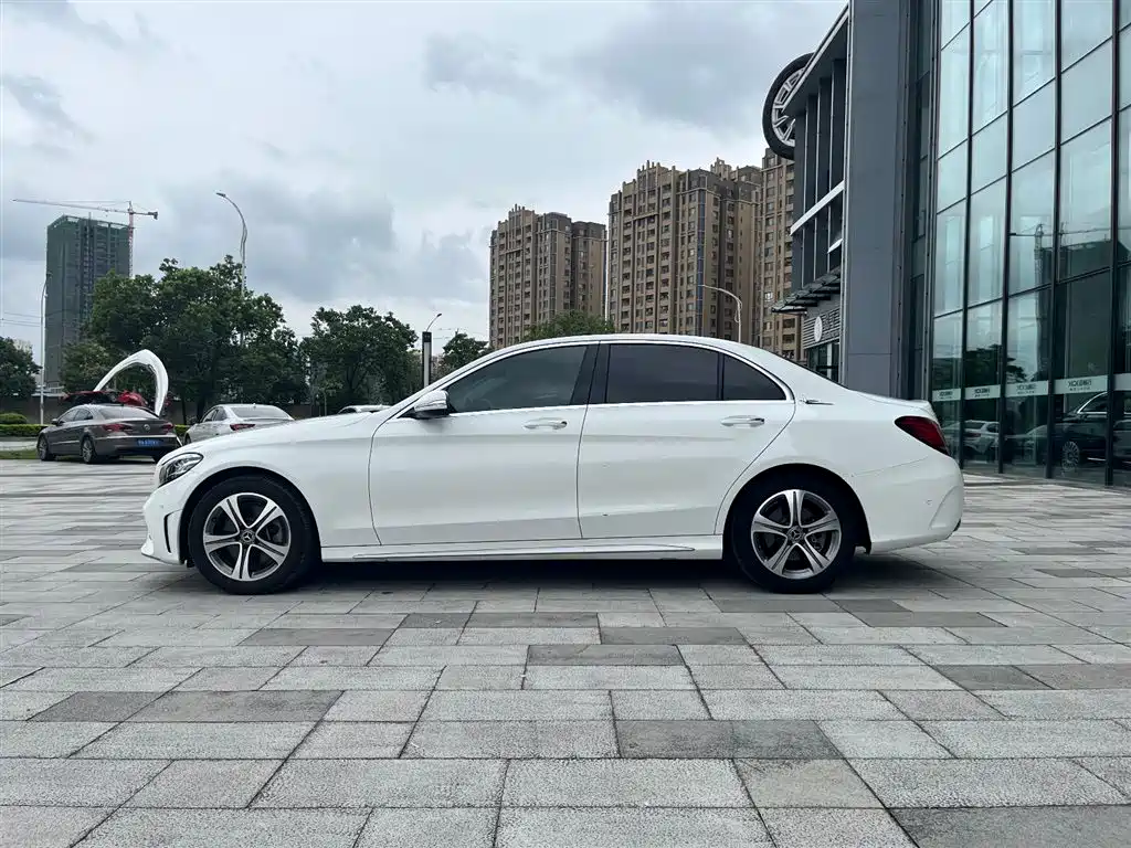 Mercedes-Benz C-Class 2019 C 260 L Sport фото 8