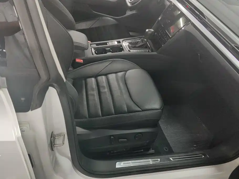 Volkswagen FAW-Volkswagen CC 2024 2023 Shooting Brake 380TSI Hunter's Heart Edition