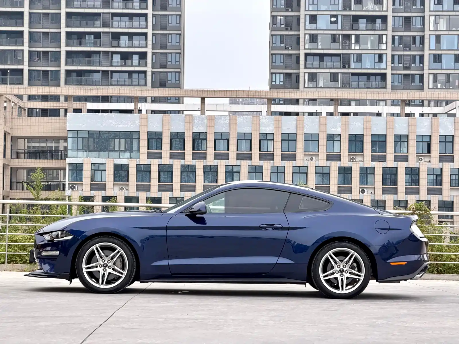 Photo 5 - Ford Mustang