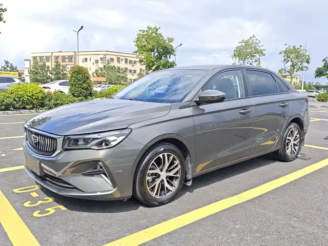 Geely Emgrand 2024