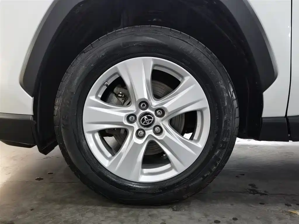 Toyota RAV4 Rongfang 2022 2.0L CVT 2WD Urban Edition фото 17