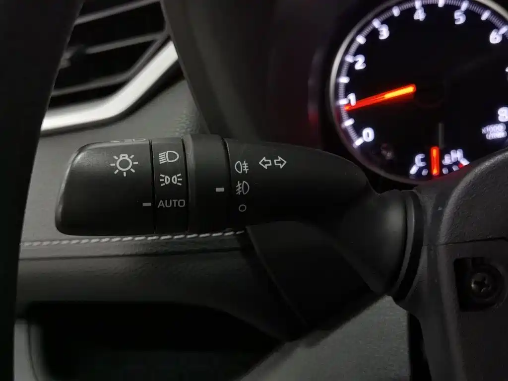 Toyota RAV4 Rongfang 2022 2.0L CVT 2WD Urban Edition фото 21