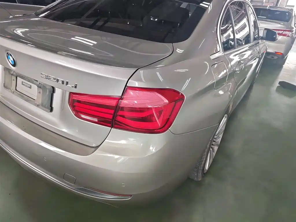 BMW 3 Series 2018 320Li Fashion Style фото 24