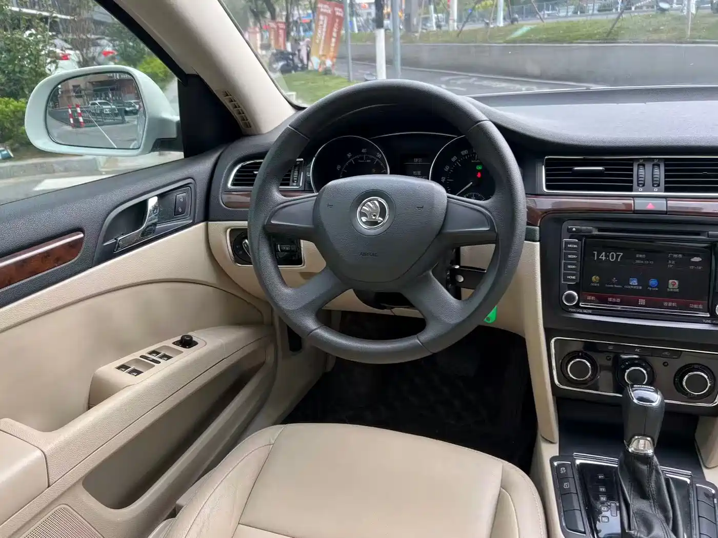 Škoda Superb 2013 1.8TSI Automatic Elite Edition фото 20