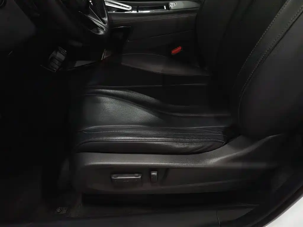 Photo 20 - Acura CDX