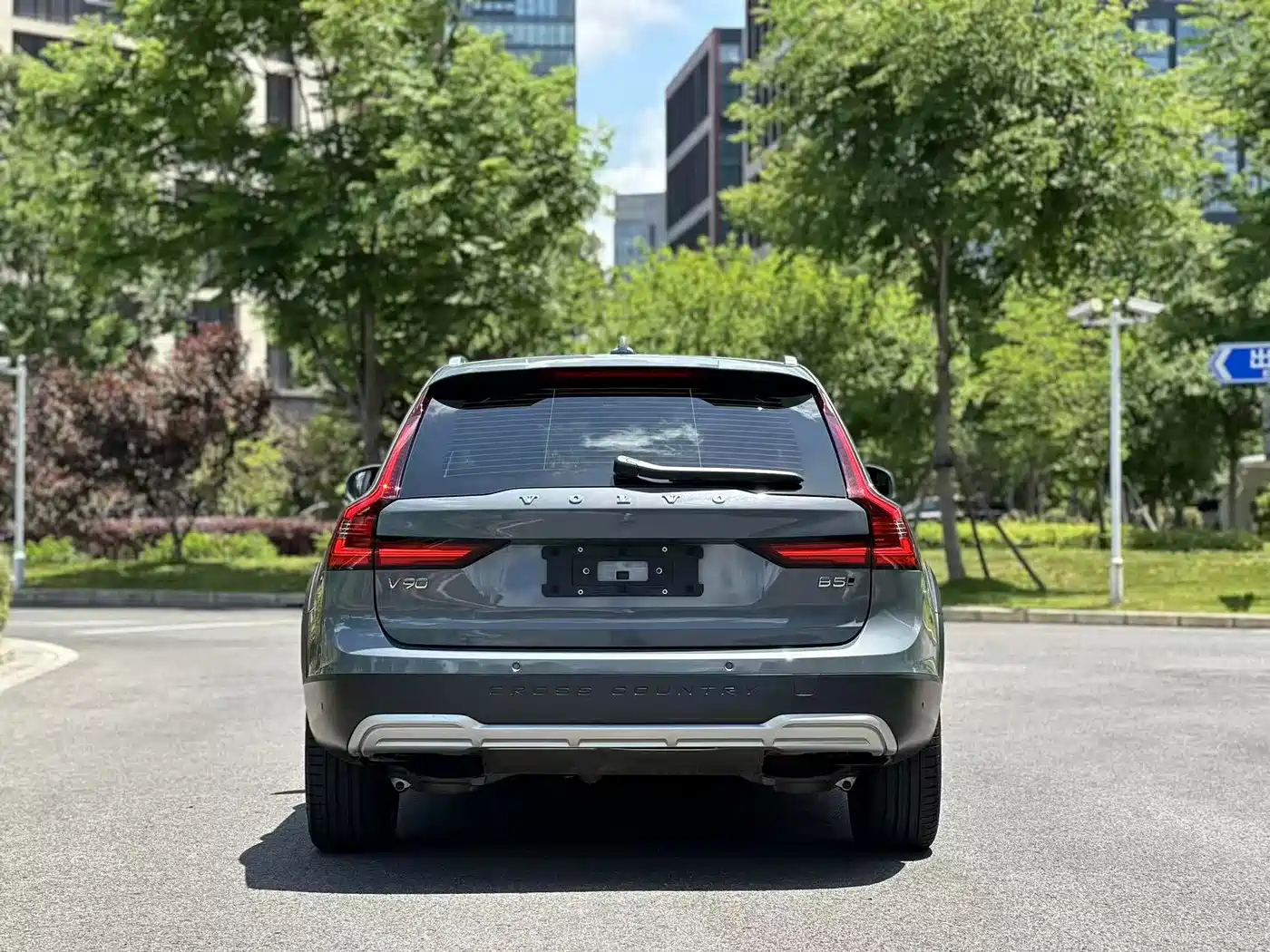 VOLVO V90