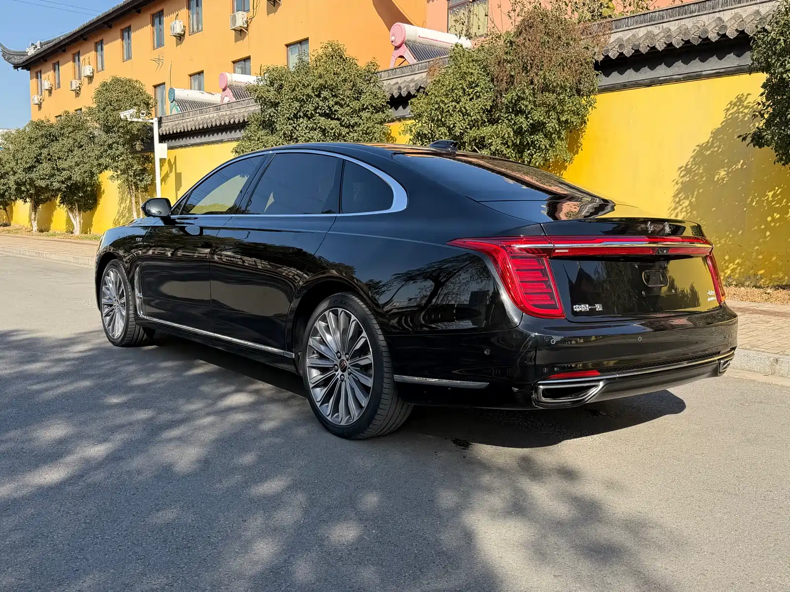 Фото 5 - Hongqi H9