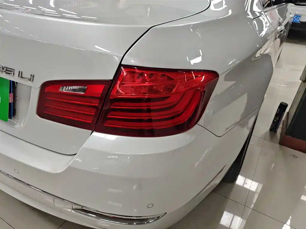 BMW 5 Series 2014 525Li Luxury Design Package фото 8