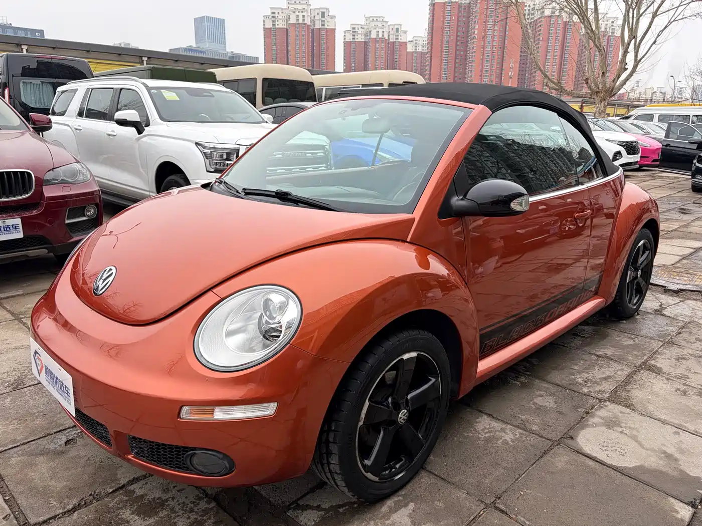 Volkswagen Beetle 2010 Model 2.0 BlackOrange Convertible Luxury Edition фото 8