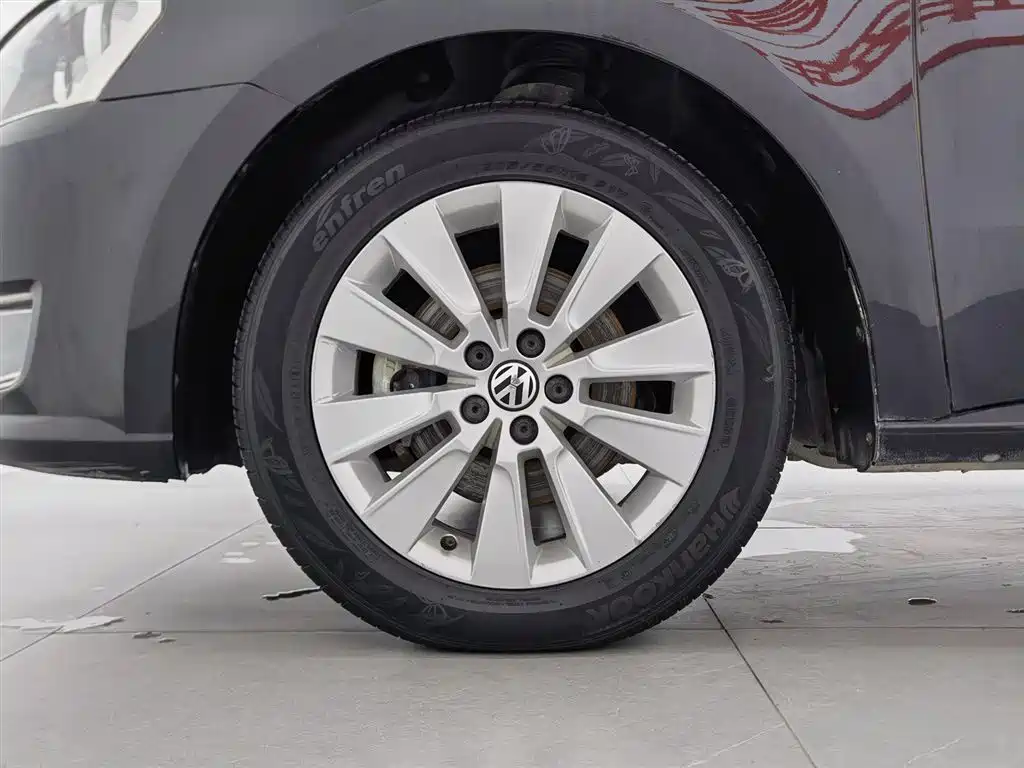 Volkswagen Lavida 2013 Facelift Classic 1.6L Manual Comfort фото 17