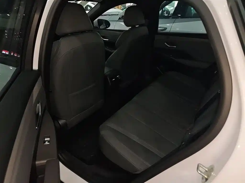 BYD Qin PLUS 2025 DM-i Smart Drive 55KM Leader фото 17