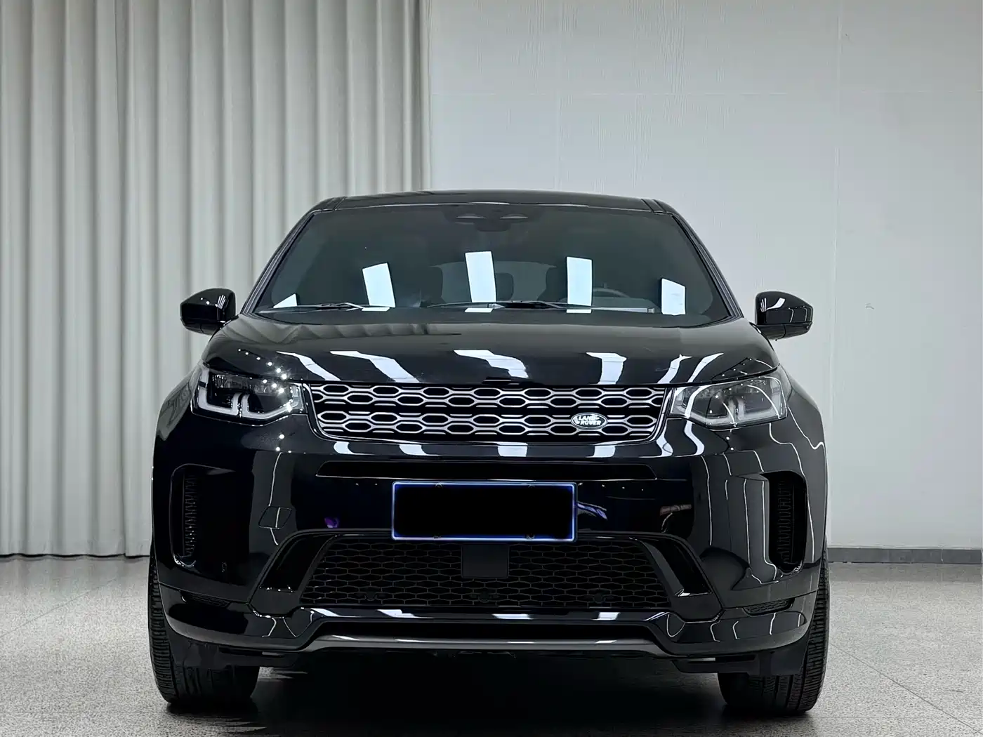 Land Rover Discovery Sport 2022 Model 249PS R-Dynamic S Performance Edition 5-Seater фото 2