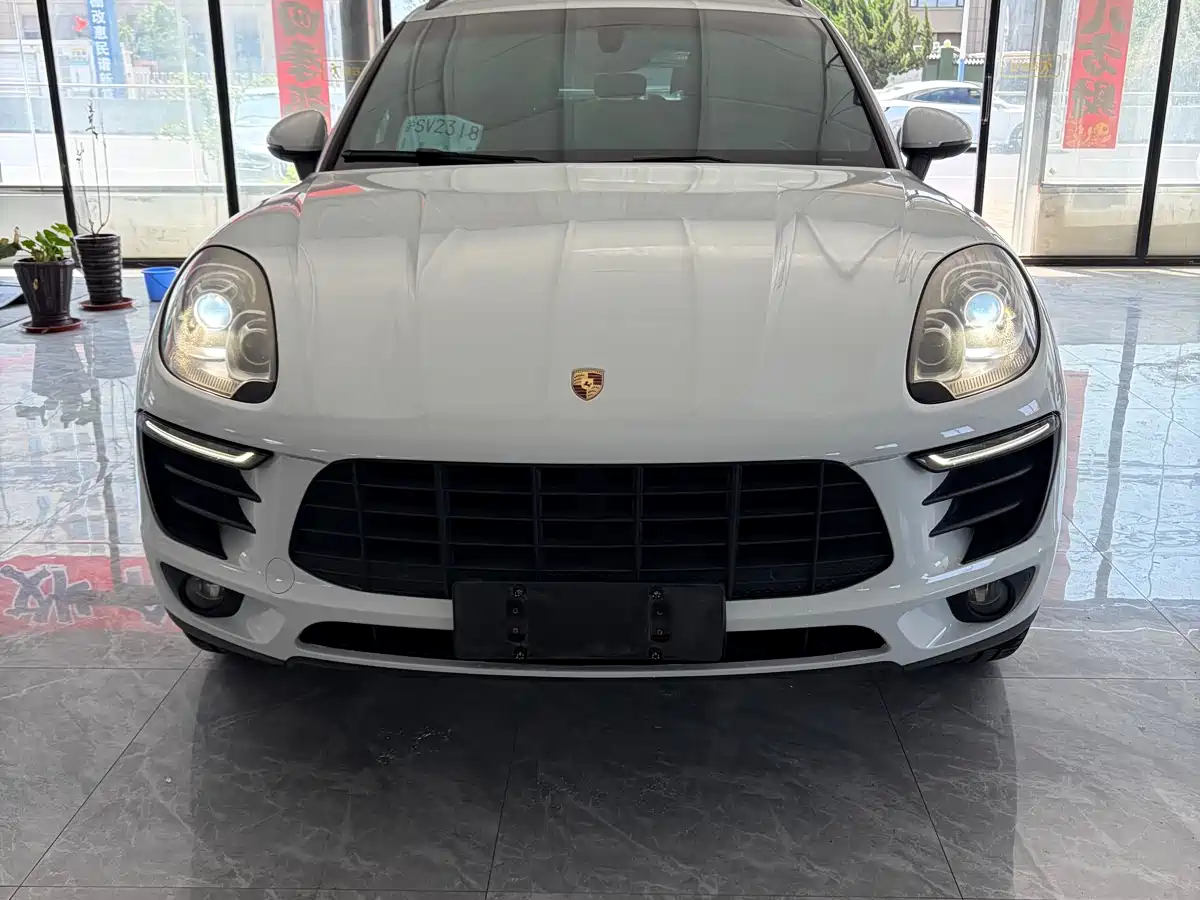 Porsche Macan 2016 Macan 2.0T фото 2