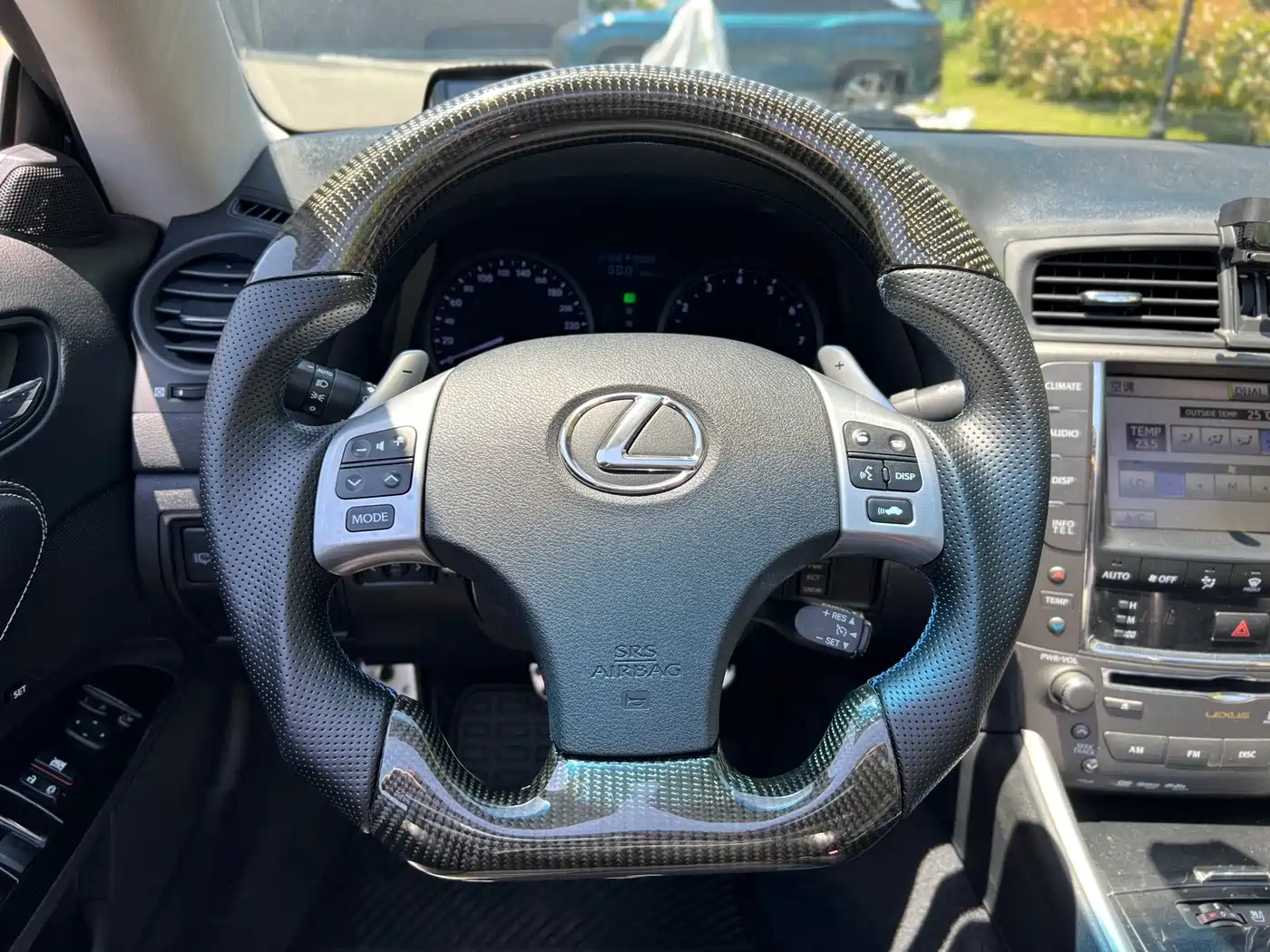 Lexus IS 2011 250C фото 16