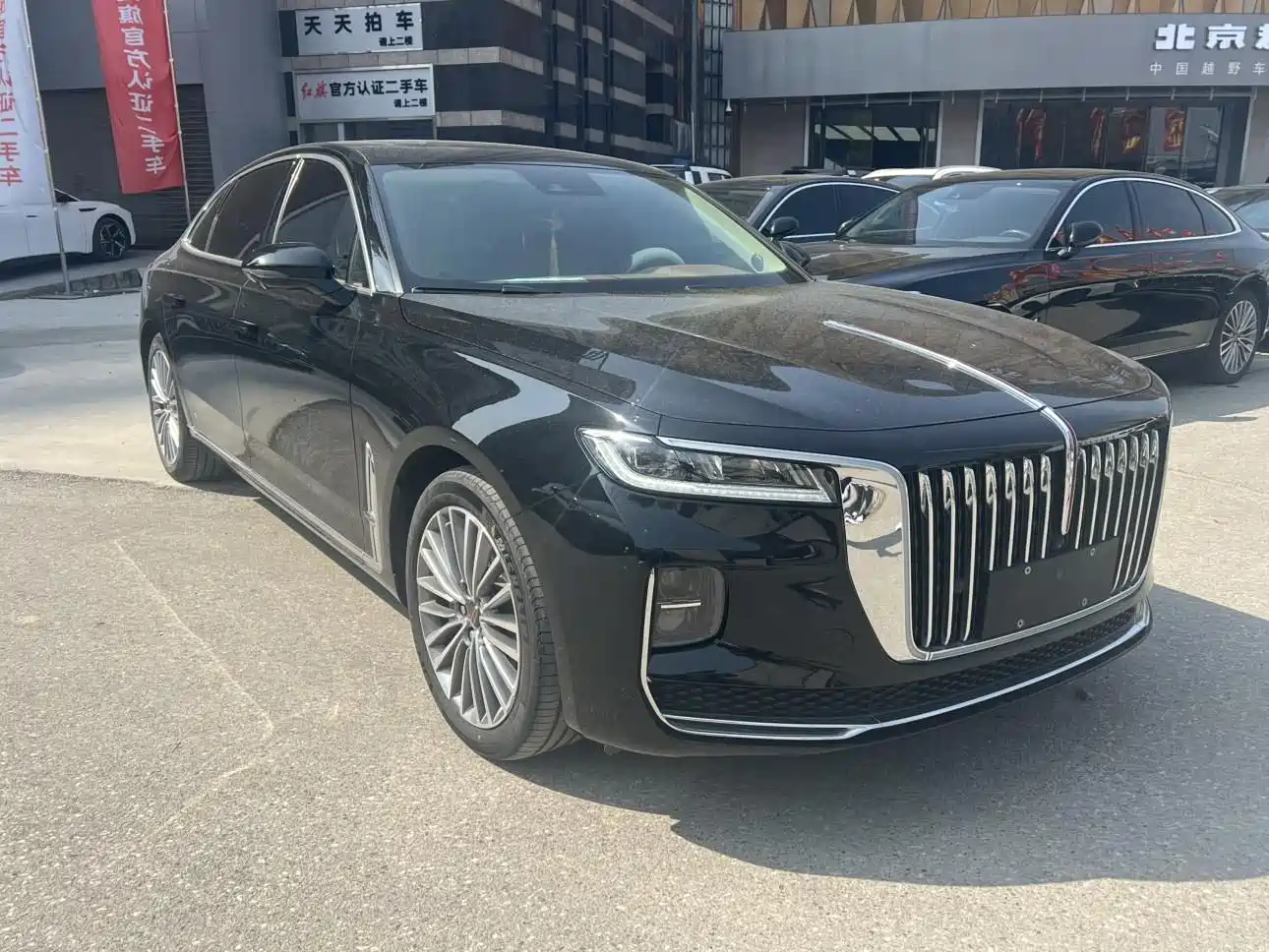 Hongqi H9 2022 2.0T Smart Connect Flag Enjoy Edition фото 4