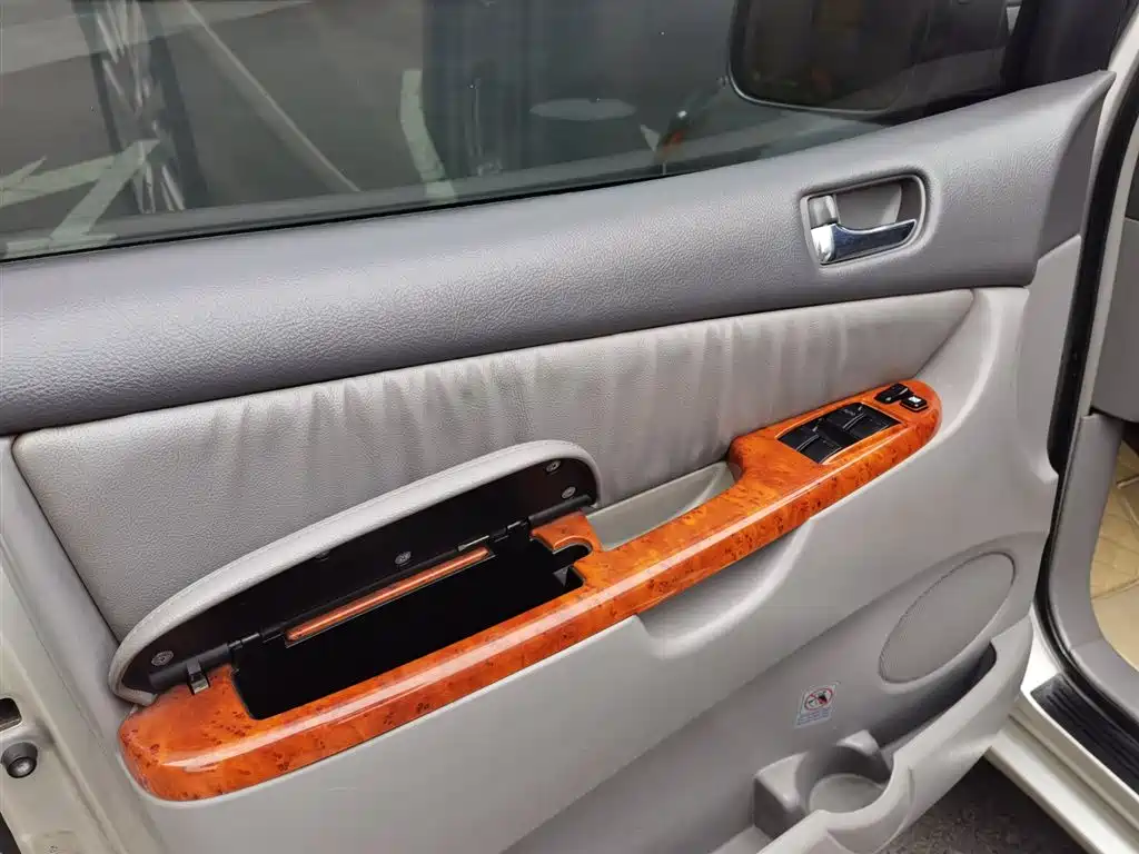 Toyota Sienna фото 25