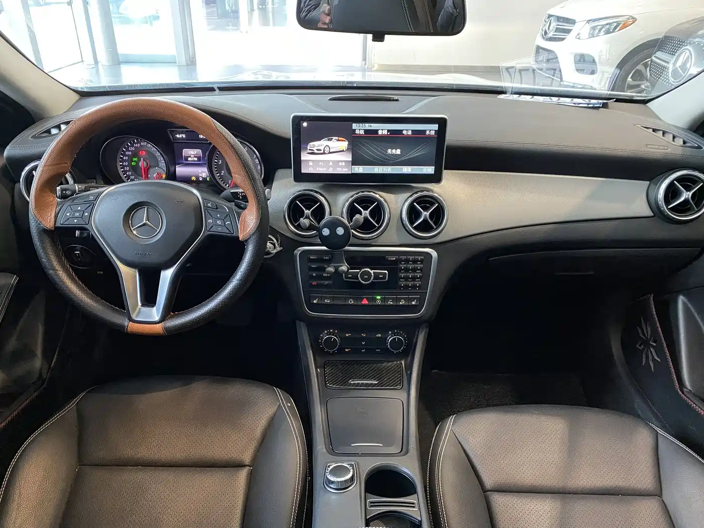 Mercedes-Benz GLA 2016 GLA 220 4MATIC Fashion фото 8