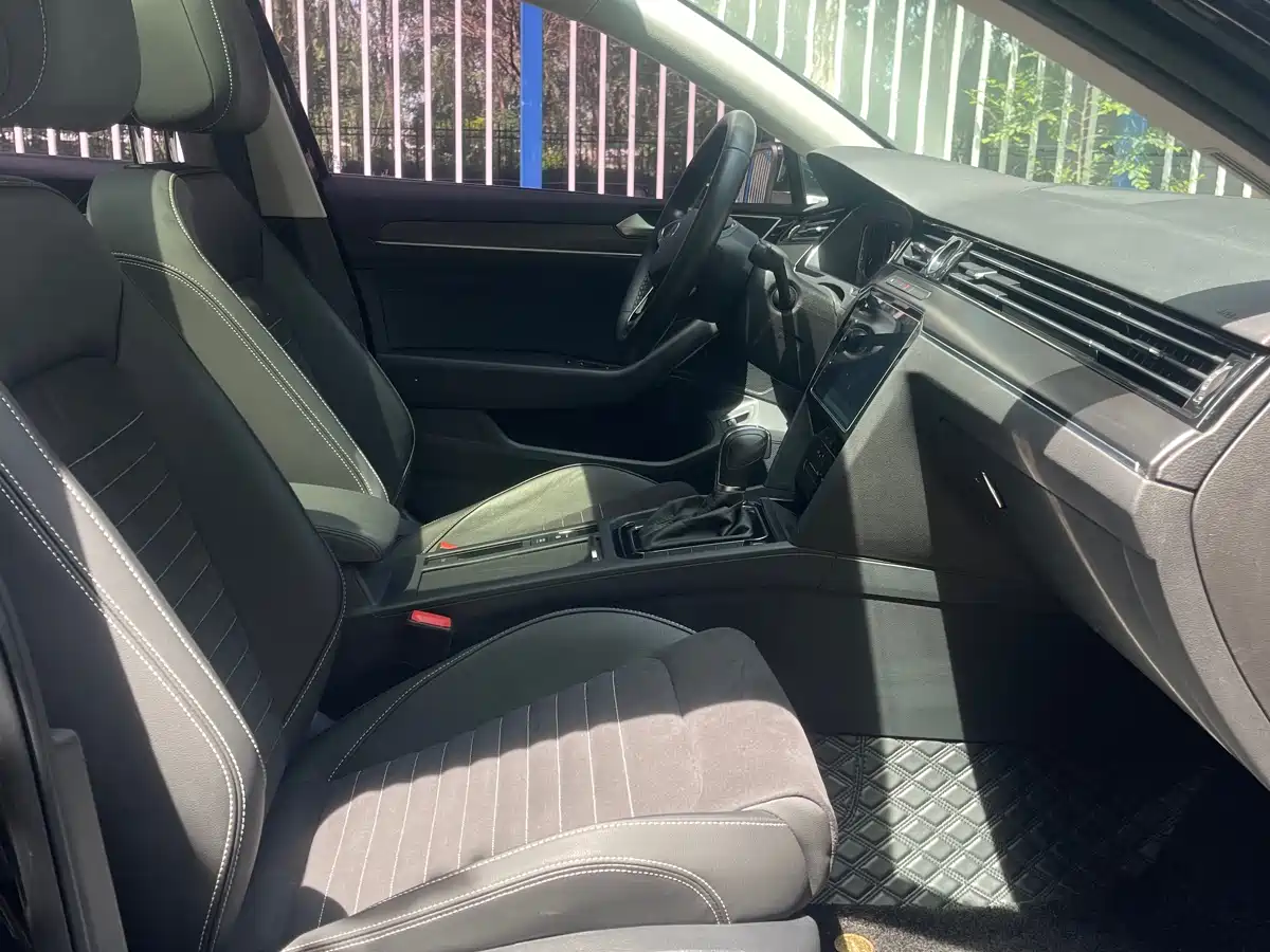 Volkswagen Magotan 2020 330TSI DSG Luxury фото 10