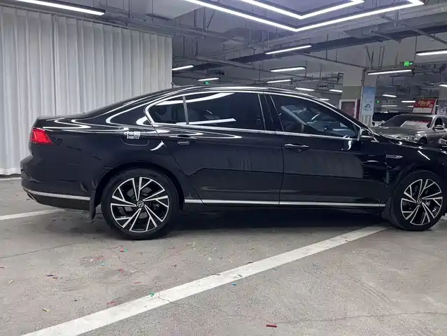 Volkswagen Magotan 2021 330TSI DSG 30th Anniversary Edition — фото 4