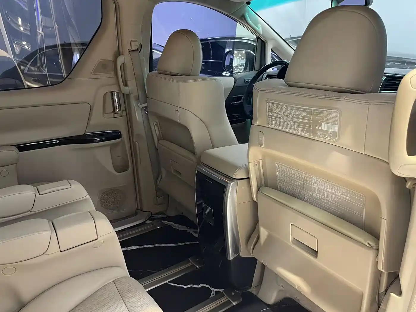 Toyota Alphard 2012 3.5L Luxury Edition фото 19