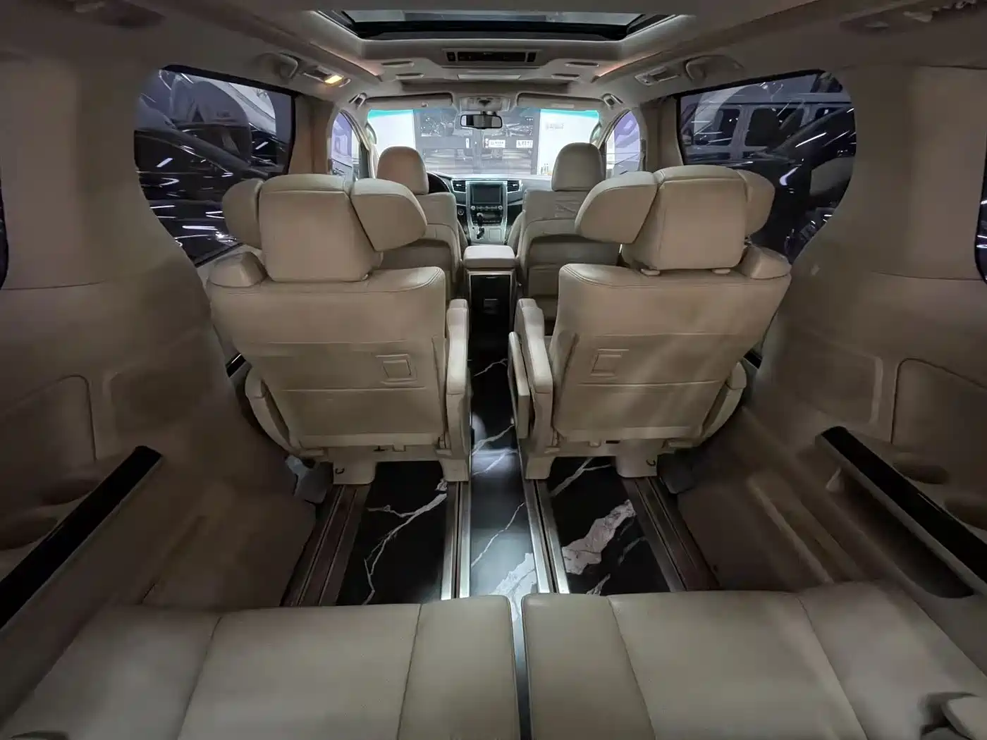 Toyota Alphard 2012 3.5L Luxury Edition фото 11