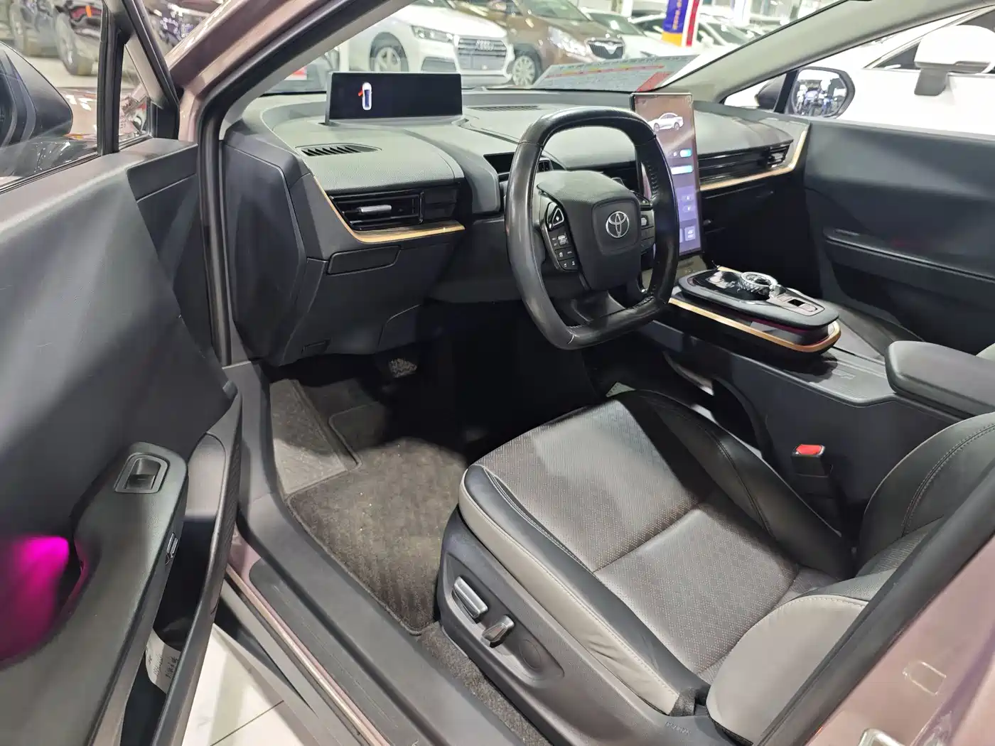 Toyota bZ3 2023 616km Long Range Premium фото 7