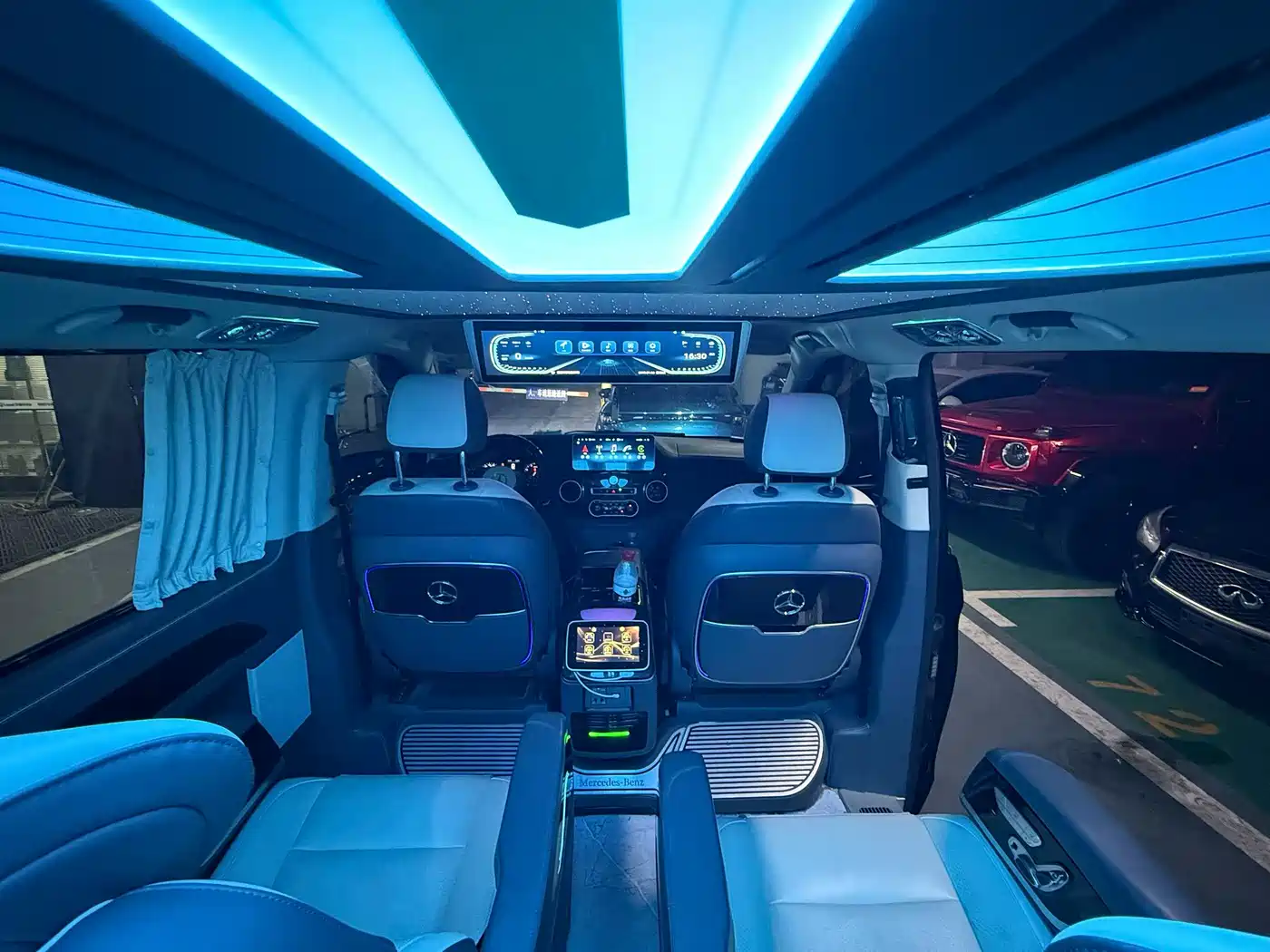 Mercedes-Benz Vito 2024 2.0T Elite 9-Seater фото 7