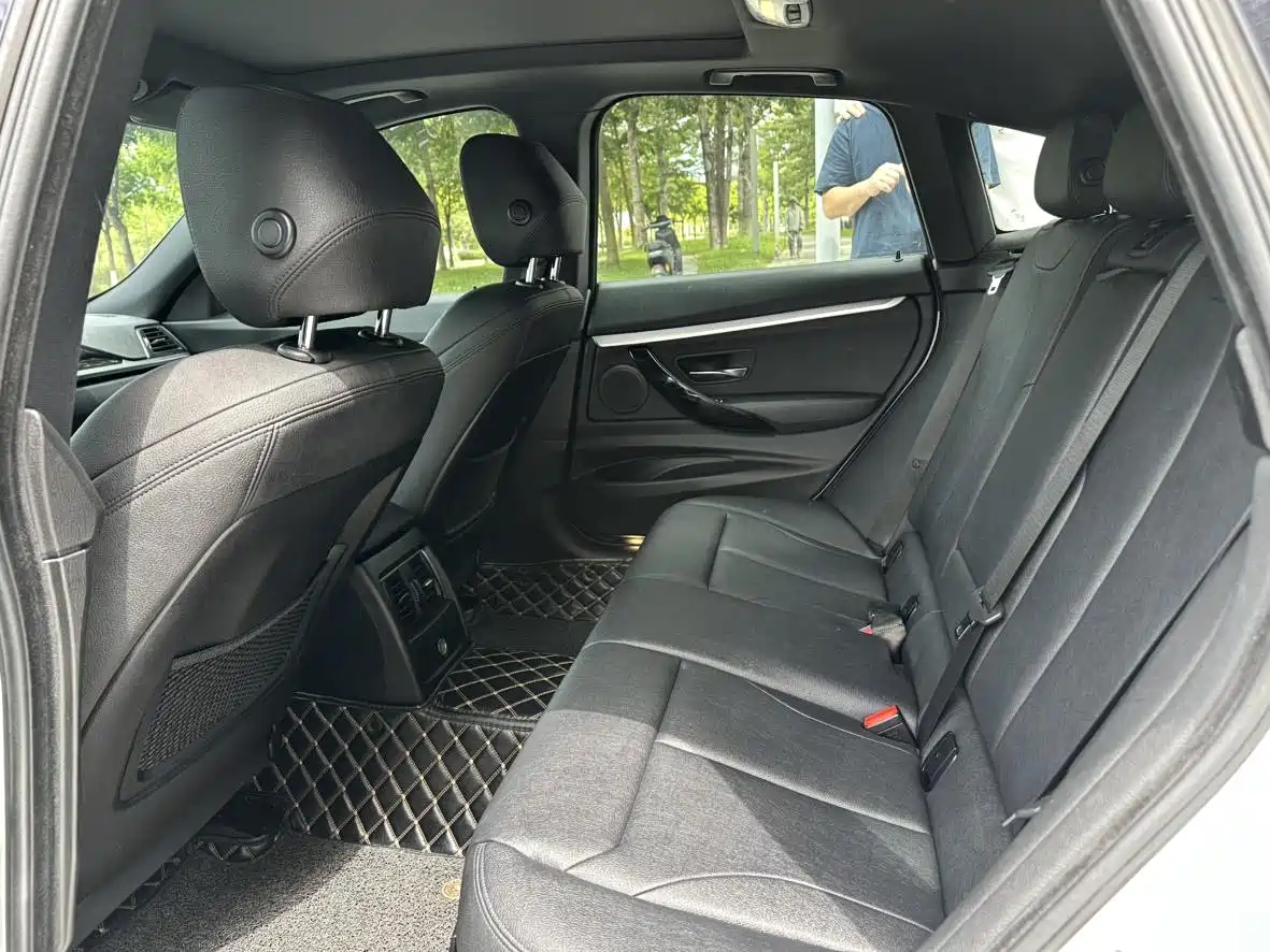 BMW 3 Series GT 2019 320i M Sport Package фото 8