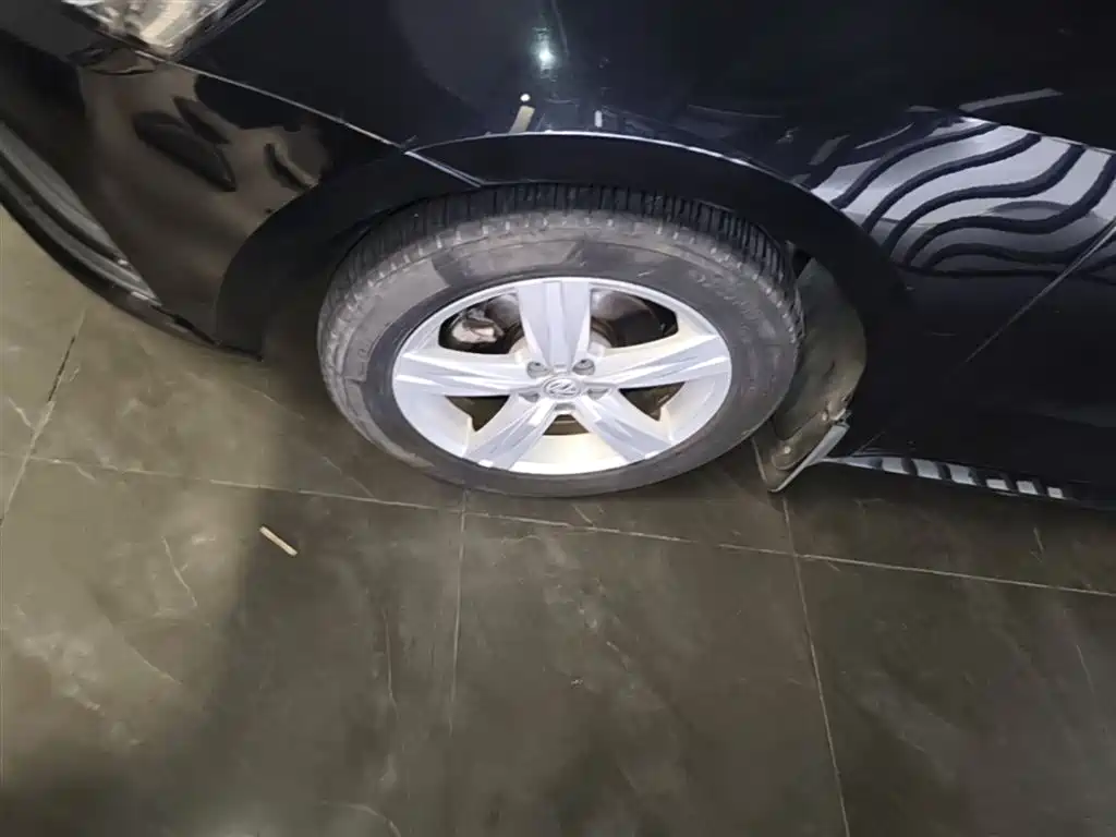 Volkswagen Lavida 2017 1.6L Manual Trend Edition фото 23