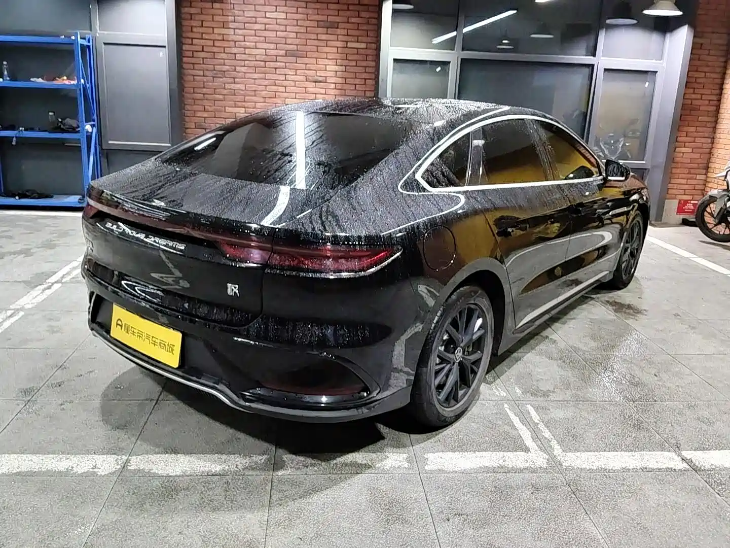 Photo 4 - BYD Han