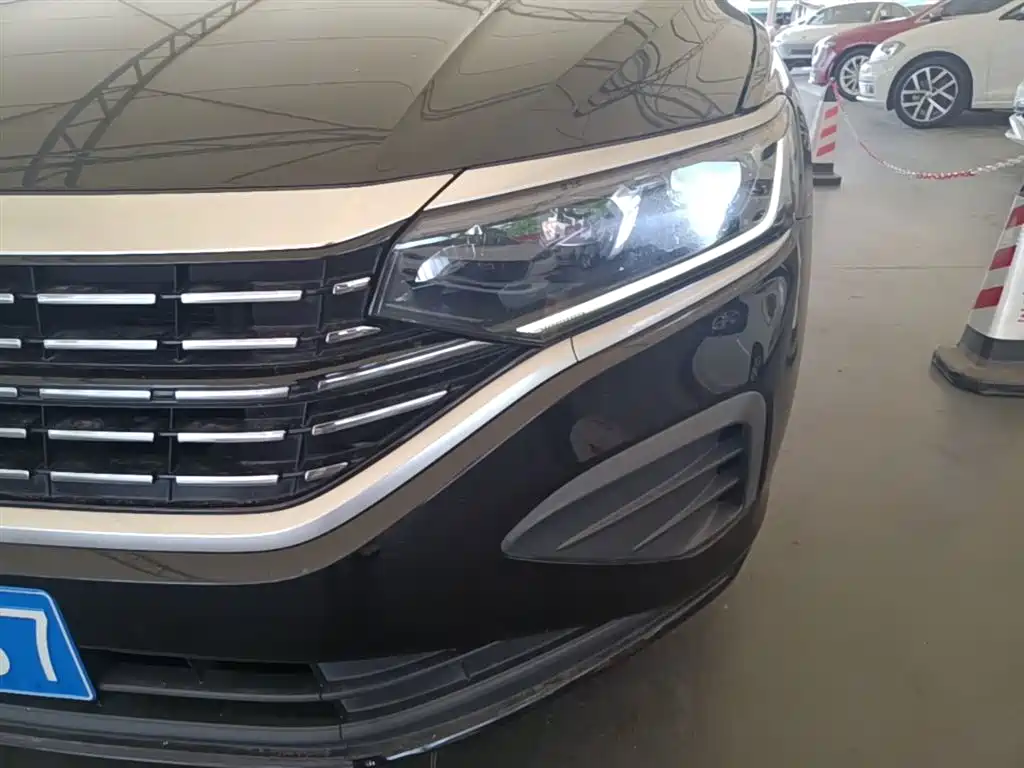 Volkswagen Passat 2022 280TSI Business Edition фото 24