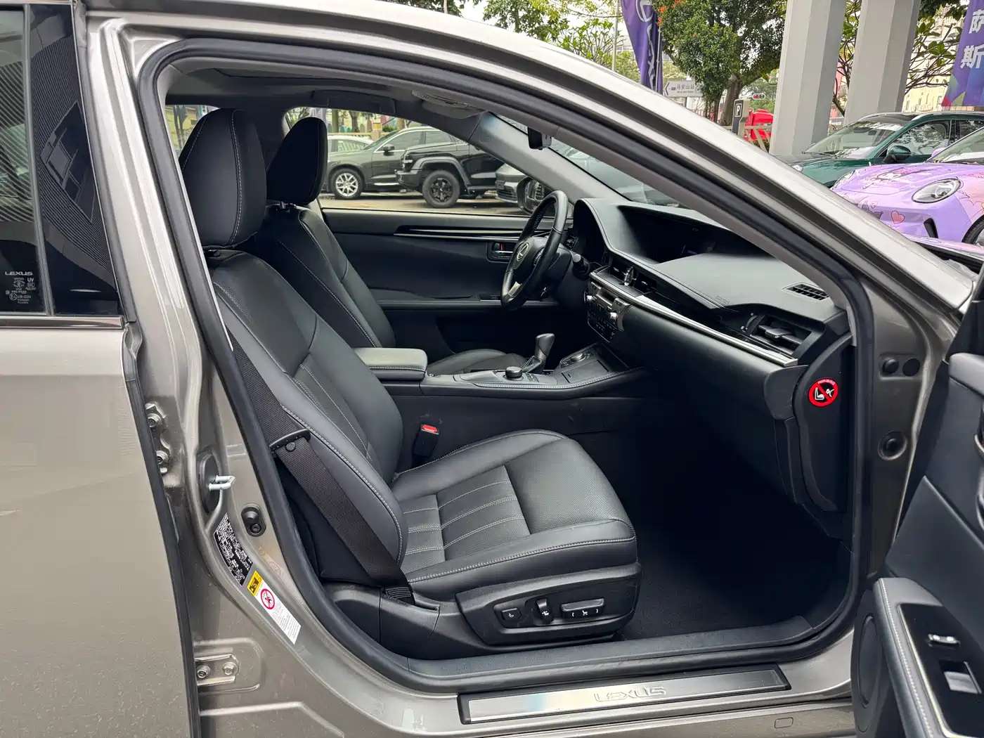 Lexus ES 2015 300h Comfort Edition фото 12