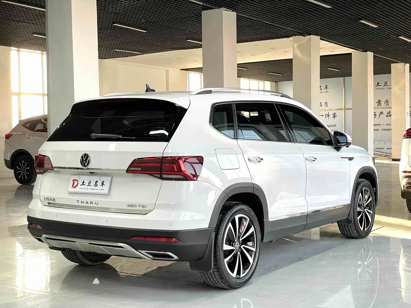 Volkswagen Tharu 2022 280TSI FWD Luxury Edition фото 5