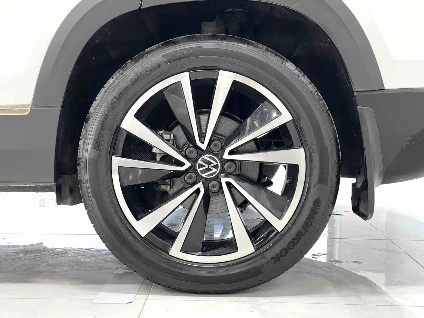 Volkswagen Tharu 2022 280TSI FWD Luxury Edition фото 14