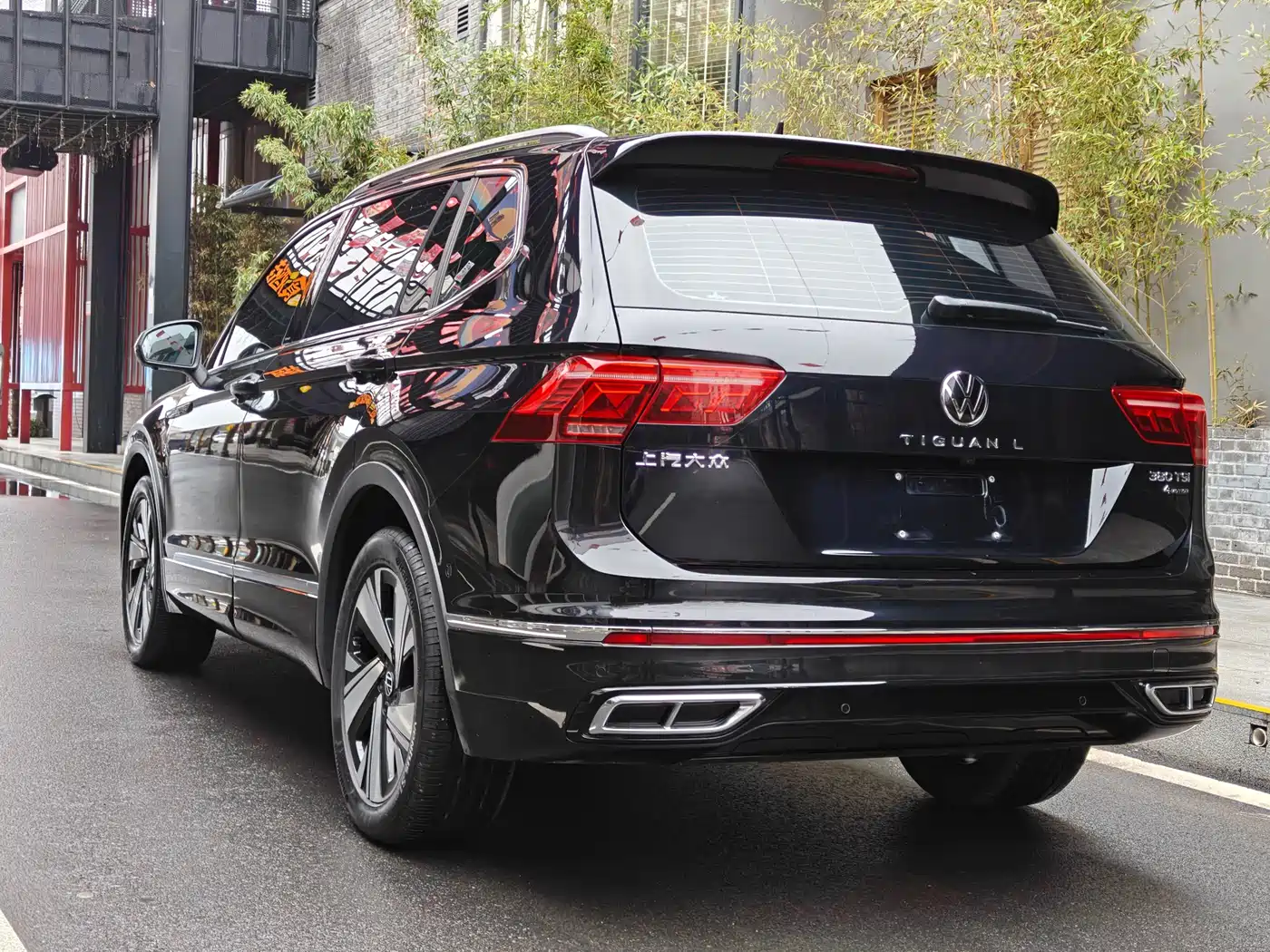 Volkswagen Tiguan L 2023 380TSI 4WD R-Line Flagship 7-seater фото 7